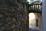 16 'Scaletta delle more', gradinata in pietra, racchiusa tra muri a secco